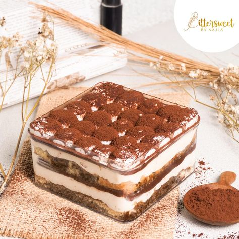 Dessert Packaging Design, Best Tiramisu Recipe, Cube Cake, Dessert Box, Bottle Cake, Dessert Shots, Tiramisu Dessert, Dessert Items, Cake Mini