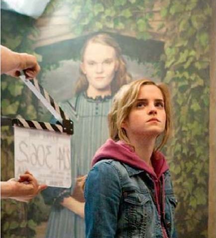 Emma Watson Drunk, Emma Watson Behind The Scenes, Hp Behind The Scenes, Hermione Outfits, Bts Harry Potter, Potter Facts, Reference Pics, Hermione Granger, Fantastic Beasts