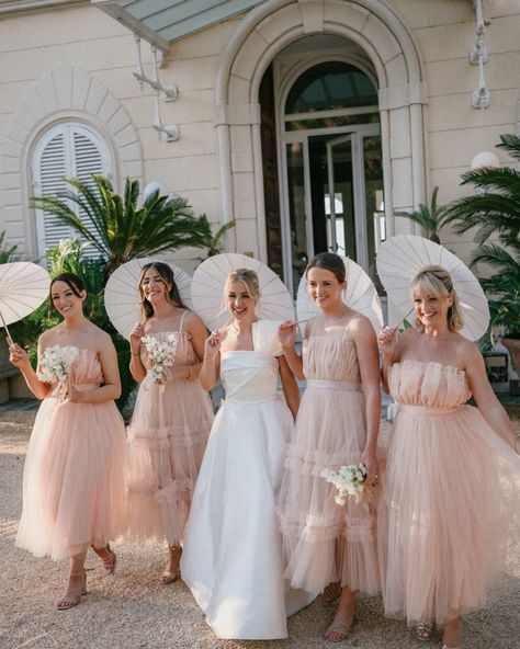 From swiping right to a spectacular wedding set on a cliffside in Sorrento, @allchloerose reveals the secrets behind her unforgettable wedding day. *Visit the link in bio or stories to read in full* With thanks to: Bride: @allchloerose Venue: @villa_astor @theheritagecollection Photographer: @lightfeels.wedding Dresses: @pronovias @halfpennylondon Bridesmaids: @karen_millen Groom Outfit: @suitsupply Florist: @winsome_floral Caterer: @sorrentoweddingcatering Stationery: @studiowrenco Vid... Wedding Dresses Pronovias, Sorrento Wedding, Cliffside Wedding, Hen Do Outfits, Lydia Millen, Bridesmaid Looks, Purple Bridesmaid Dress, Bridesmaid Dresses Short, Tiered Tulle Skirt