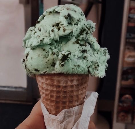 Mint Chip Ice Cream Aesthetic, Mint Chip Aesthetic, Mintchoco Ice Cream, Mint Chocolate Chip Ice Cream Aesthetic, Mint Ice Cream Aesthetic, Mint Choco, Mint Aesthetic, Mint Chip Ice Cream, Mint Green Aesthetic