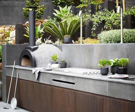 Alfresco Kitchen, Pizza Oven Outdoor Kitchen, Outdoor Cooking Spaces, Outdoor Bbq Area, Modern Outdoor Kitchen, Outdoor Kitchen Bars, Outdoor Bbq Kitchen, Outdoor Pizza Oven, Backyard Kitchen