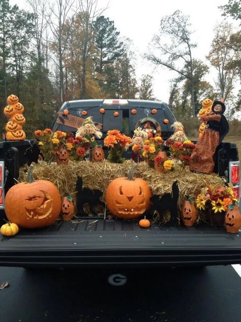 50 epic trunk-or-treat decorating ideas you wish you had time for - LDS Living Hay Ride Decorations, Trunk Or Treat Ideas For Trucks, Church Trunk, Halloween Car Decorations, Trunker Treat Ideas, Pasteles Halloween, Trunk Ideas, Hay Ride, Trunk Or Treat Ideas