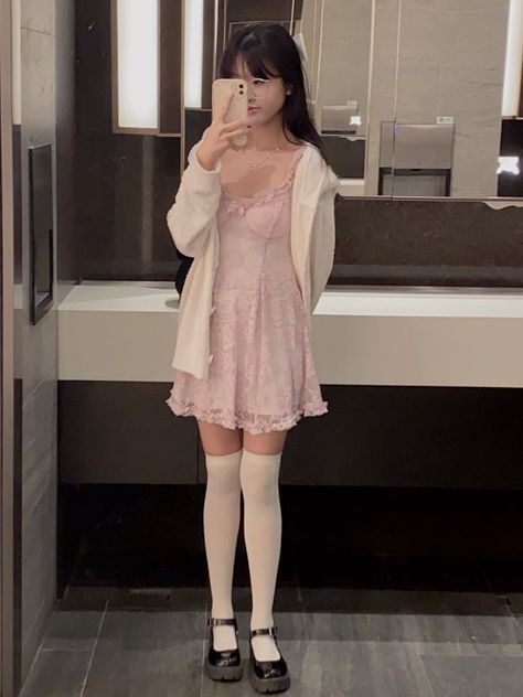 Babydoll Style Outfits, Doying Outfits, Doll Aesthetic Outfits, Hyperfeminine Outfit, Dollette Outfits, Shoujo Outfits, Softgirl Outfits, Shoujo Girl, Kawaii Outfit Ideas