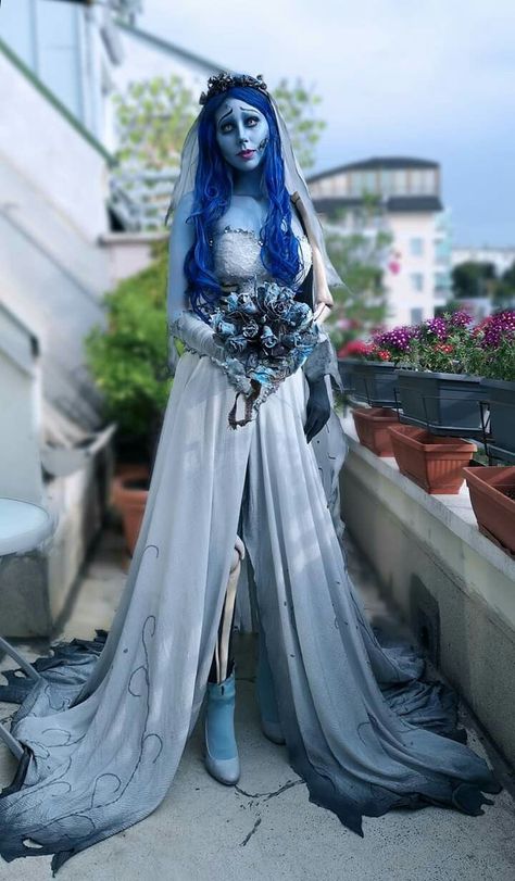 Corpse Bride Dress, Spiderman Halloween Costume, Tim Burton Personajes, Corpse Bride Makeup, Kitana Cosplay, Halloween Bride Costumes, Halloween Costumes 2022, Emily Corpse Bride, Corpse Bride Costume