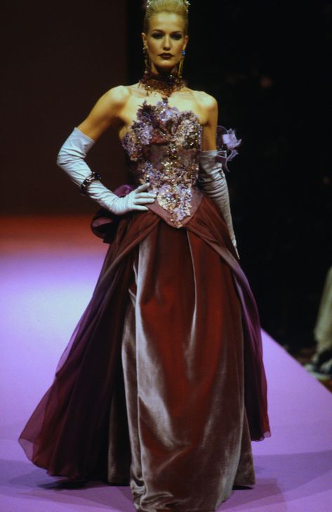 Christian Lacroix Couture Runway Show F/W 1995 Christian Lacroix Runway, Evil Flower, Christian Lacroix Jewelry, Lacroix Couture, Christian Lacroix Haute Couture, Karen Mulder, Fashion Walk, Runway Fashion Couture, Vintage Runway