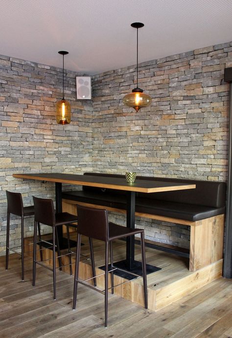 Modern Booth Seating, Booth Seating Design, Booth Seating Restaurant, Cafe Bench, Kitchen Booth, Modern Breakfast Nook, Kitchen Lighting Over Table, Niche Modern, Informal Dining