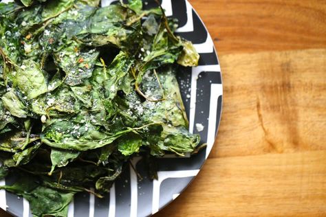 Air Fried Spinach Crispy, Air Fry Spinach, Crispy Spinach Air Fryer, Fried Spinach Crispy Air Fryer, Spinach In Air Fryer, Air Fryer Spinach Recipes, Spinach Chips Air Fryer, Flash Fried Spinach, Spinach Air Fryer