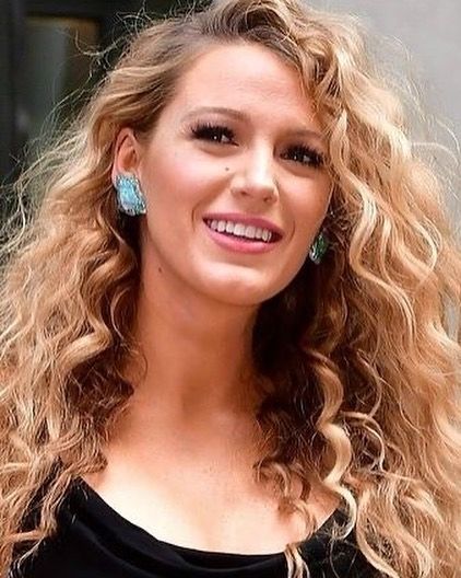 We love this look on #blakelively #curlsjustwannahavefun #hair #inspo #getthelook ☎️01517097974 Perm Ideas, Long Hair Curls, Perm Curls, Wavy Perm, Long Face Hairstyles, Curls For Long Hair, Wavy Bob Hairstyles, Face Shape Hairstyles, Hair Curls