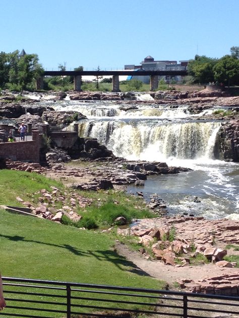 Falls Park Sioux Falls South Dakota Sioux Falls South Dakota Things To Do, Mamquam Falls, Dunns River Falls, Murchison Falls, American States, Sioux Falls South Dakota, Autumn Park, Sioux Falls, Sioux