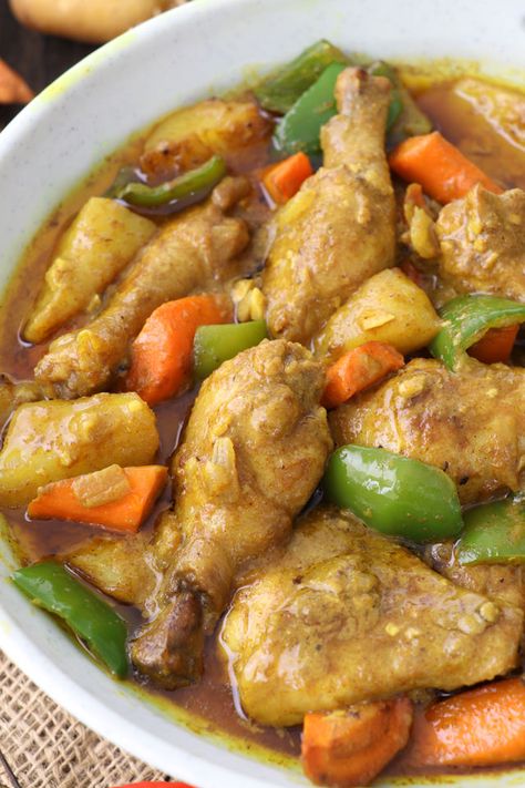 Pinoy Chicken Curry, Chicken Curry Recipe Filipino Style, Filipino Food Dinner, Filipino Chicken Curry Recipe, Filipino Curry Chicken Recipes, Easy Filipino Potluck Dishes, Filipino Food Recipes Authentic, Filipino Easy Recipe, Philipino Food Filipino Dishes