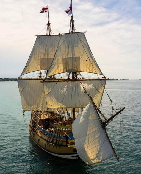 Mayflower Ship, Water Vehicles, Age Of Sail, The Pilgrims, Living History Museum, Working Drawing, Devon England, The New World, Tall Ships