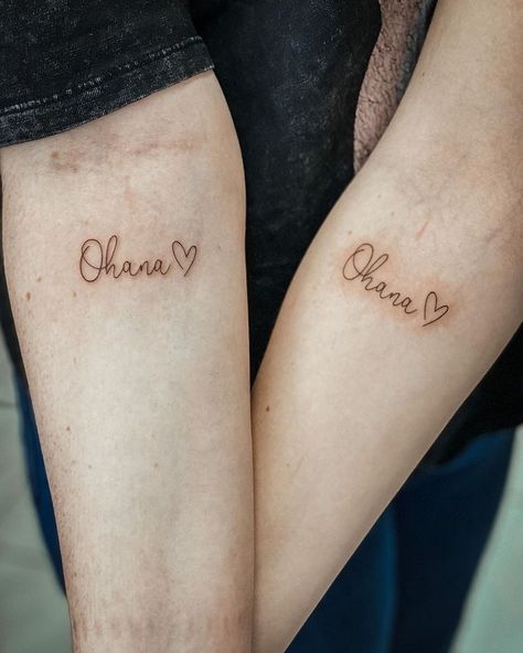 Minimalist Word Tattoo, Ohana Tattoos, Ohana Tattoo Ideas, Small Letter Tattoo, Ohana Tattoo, Cousin Tattoos, Matching Friend Tattoos, Small Matching Tattoos, Letter Tattoo