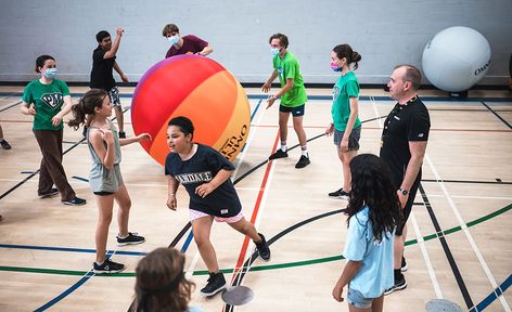 Omnikin Ball Games, Cooperation Activities, Pe Activities, Pe Lessons, Relay Races, Pe Games, Pe Teachers, Game Start, Game Workshop