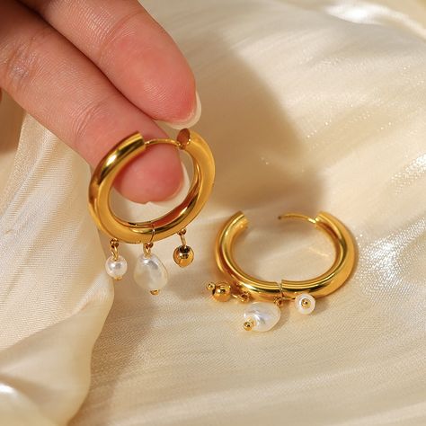 Pearl Charms, Wild And Free, Trendy Jewelry, Baroque Pearls, Huggies Earrings, Women's Earrings, 18k Gold, Gold Plate, Hoop Earrings