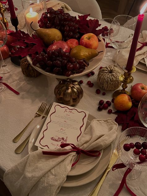 Red Thanksgiving Aesthetic, Thanksgiving Autumn Aesthetic, Thanksgiving Feast Aesthetic, Thanksgiving Parade Aesthetic, Thanksgiving Dinner Aesthetic Family, Late Autumn, Autumn In New York, Autumn Aesthetic, Rococo