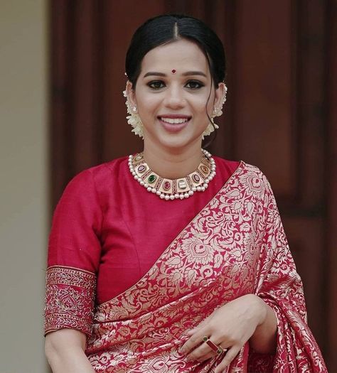 New designer Red bridal Saree blouse designs Designer Saree Blouse Designs, Red Bridal Saree, Bridal Saree Blouse Designs, Bridal Saree Blouse, Exclusive Blouse Designs, Designer Saree Blouse, Latest Blouse Designs Pattern, Pattu Saree Blouse Designs, New Saree Blouse Designs