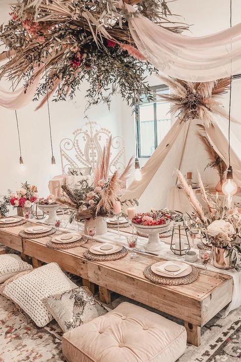 Yeah, I know. That’s THE place to be #hippie #boho #nature Summer Table Decorations, Indoor Picnic, Boho Birthday Party, Bohemian Party, Picnic Inspiration, Elegant Dinner Party, Boho Picnic, Bohemian Theme, Boho Party