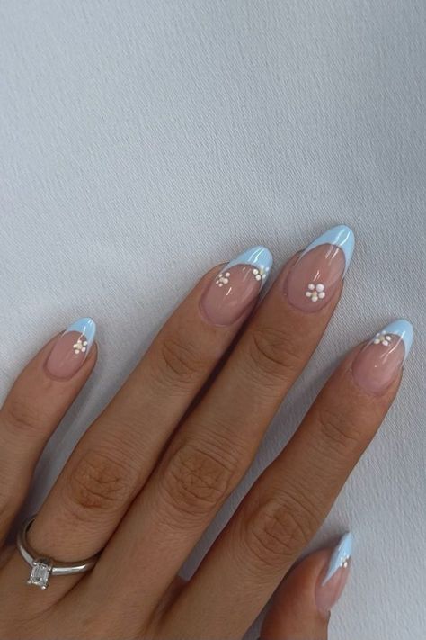 Floral Baby Blue Nails Blue Nail Ideas, Teen Nails, Baby Blue Nails, Spring Acrylic Nails, Cute Simple Nails, Simple Gel Nails, Summery Nails, Girly Acrylic Nails, Cute Gel Nails