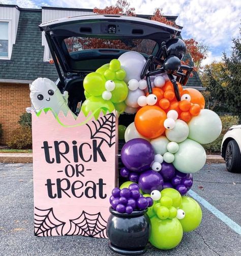 Ideas Halloween Decoration, Spooky Balloons, Trunker Treat Ideas, Halloween Balloons Decorations, Trunk Or Treat Ideas, Halloween Themed Birthday Party, Halloween Decoration Ideas, Halloween Party Balloons, Halloween Adventure