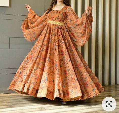 Frock Long Design, Frock Ideas For Women Pakistani, Frocks For Women Design, Eid Dress Designs Ideas, Long Frok, Frock Design Ideas, Long Frocks Designs, डिजाइनर कपड़े, Simple Long Dress