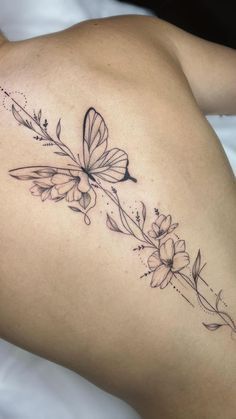 Feminine Back Tattoos, Flower Spine Tattoos, Floral Back Tattoos, Butterfly Back Tattoo, Tattoos For Women Flowers, Small Pretty Tattoos, Spine Tattoo, Spine Tattoos For Women, Gaming Tattoo