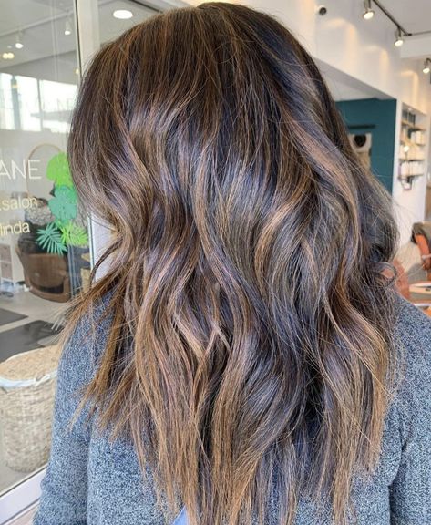 Long Brown Hairstyles, Full Head Weave, Caramel Highlight, Brown Hairstyles, Brown Hair Inspo, Dark Hair With Highlights, Highlights And Lowlights, Hair With Highlights, Brown Balayage