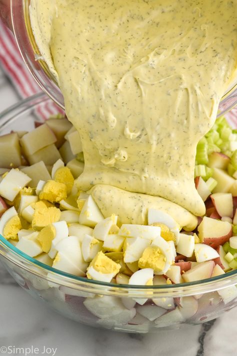 Potato Salad is a go-to potluck dish for good reason and this recipe is the best. Made with really simple ingredients, you will absolutely love this fantastic dish to pass. Potato Salad For Thanksgiving, Best Homemade Potato Salad, Million Dollar Potato Salad, Best Creamy Potato Salad, Chunky Potato Salad, Potato Salad Using Canned Potatoes, Cold Potato Recipes, Potato Salad With Cooked Dressing, Potato Salad Dressing Recipe