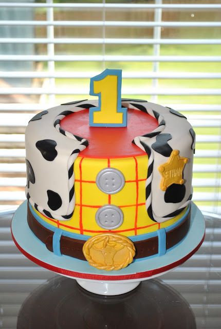 Hope's Sweet Cakes: Toy Story/Woody Cake Bumble Bee Cake, Toy Story Birthday Cake, Woody Birthday, Carousel Cake, Bee Cakes, Toy Story Theme, Toy Story Cakes, Star Wars Cake, Toy Story Birthday Party