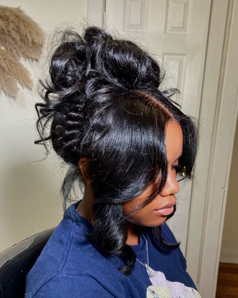 Sooo stunning updo style❣️Hair magic from stylist @dmicheleco😍   Follow @bombtress_hair for more hair ideas🤩  Grab bomb bundles and slay this cute updo style🥰  . . . . . . . . . . . #explore #hairupdo #pinupstyle #naturalhairstyle #weaveologist #hairgoals #bundlesdeals #bundlesforsale #unprocessedhair #quickweave #hairbundles #bodywavebundles  #bodywavehair #virginbundles #gluelessinstall #sewinweave #traditionalsewin #naturalsewin #sewins #leaveoutquickweave #bodywavewigs #leaveoutsewin Wig Updo Styles, Red Quickweave, Quick Weave Updo, Side Part Quick Weave, Straight Back Cornrows, Crown Braid Updo, Hair Magic, Prom 2024, Updo Styles