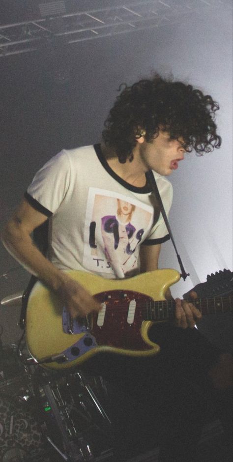 1989 Shirt, Matthew Healy, Matt Healy, Silly Songs, Funny Feeling, Matty Healy, I Want To Cry, The 1975, Great Bands