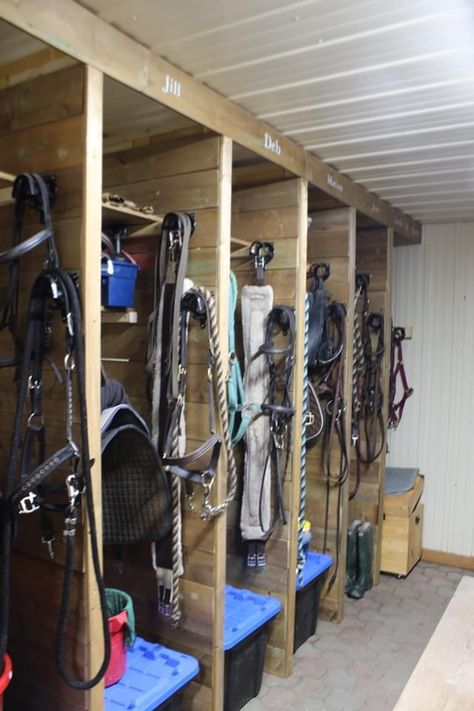 Horse Locker Organization, Horse Rug Storage, Tack Room Ideas Diy, Small Tack Room Organization, Tack Shed Ideas, Barn Storage Ideas, Tack Locker, Tack Room Organization, Horse Tack Rooms