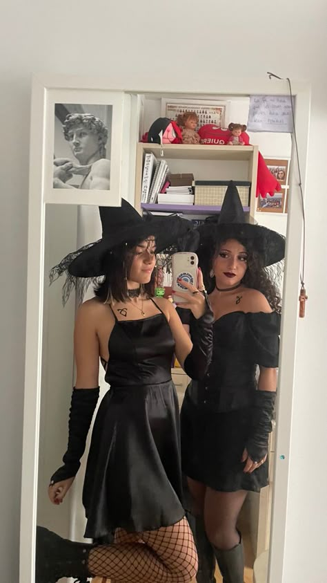 Halloween Duos, Trio Halloween Costumes, Dark Beauty Photography, Hallowen Costume, Cute Couple Halloween Costumes, Beautiful Witch, Witch Halloween Costume, Unique Halloween Costumes, Fairytale Photography