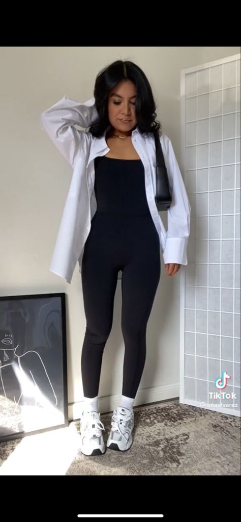 Unitard Jumpsuit Outfit, Out To Eat Outfit, Black Jumpsuit Outfit Casual, Bodycon Jumpsuit Outfit, Outfit Tenis, Jumpsuit Outfit Black, Black Jumpsuit Outfit, Jumpsuit Outfit Casual, Out To Eat