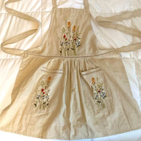 Cooking apron cottage core floral embroidered 100% cotton with pockets Embroidered Apron, Apron With Pockets, Apron Pockets, Cooking Apron, Wild Flower, Embroidered Flowers, Cottage Core, Waist Tie, Neck Tie