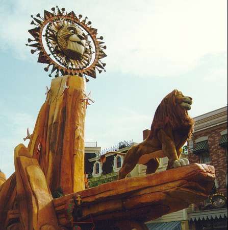 Lion King float from the Lion King parade, Disneyland circa 1994-1997; I was in this parade... Lion King Parade Float Ideas, Lion King Theme, Lion King Jr, White Birds, Disney Things, Disney World Florida, Parade Float, Disneyland California, 101 Dalmatians