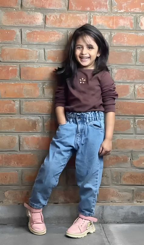 Party Wear Dresses Indian, Western Frocks, Kids Western Wear, Girls Western Dresses, Western Dresses For Girl, Western Girl Outfits, Kids Hairstyle, Kids Fashion Show, Kids Party Wear Dresses