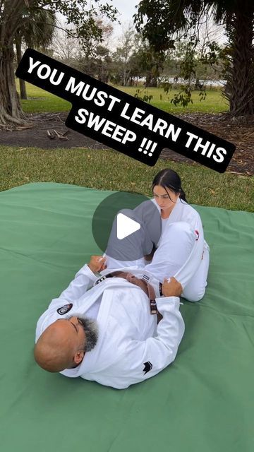 Rafael Soares Gomes on Instagram: "Lasso guard transition to a beautiful sweep and armbar !
That's a sweep that I would like to apply more often !

#bjj #jiujitsu #jiu-jitsu #bjjsweep" Gracie Jiu Jitsu, Brazillian Jiujitsu, Jiu Jitsu Meme, Jiu Jitsu Gi, Self Defense, Defense, Martial Arts, How To Apply, Instagram