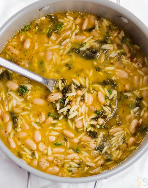 Spinach Orzo Soup, White Bean Spinach, White Bean And Kale Soup, Bean And Kale Soup, White Bean And Kale, Spinach Orzo, Kale Soup Recipes, Soup Vegetarian, White Bean Soup Recipes