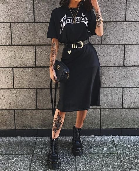 Edgy Work Outfits, Rok Outfit, Look Grunge, Chique Outfit, Fest Outfits, Woman In Black, Alt Outfits, Rock Outfit, Mode Boho