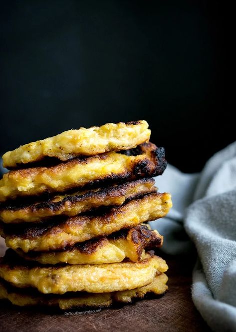 Crazy Easy Pan-Fried Plantain Patties | Chelsea Joy Eats Mashed Plantains, Honduran Recipes, Fried Plantain, Plantain Recipes, Quick Side Dishes, Plantains Fried, Nigerian Food, Paleo Treats, Bake Cookies