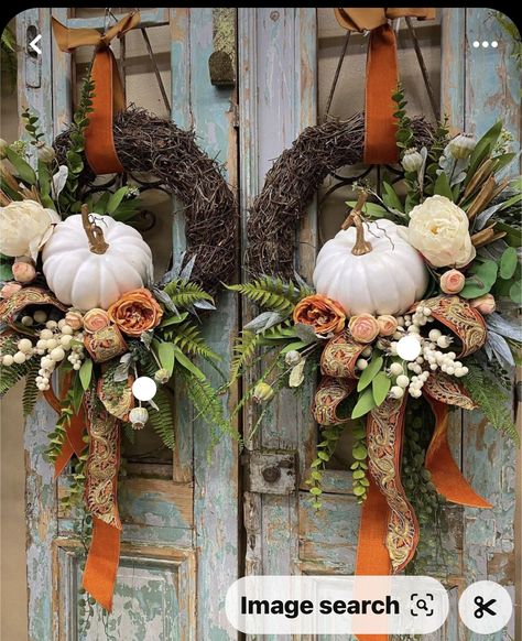 Fall Decor Wreaths, Fall Decor Diy Crafts, Fall Thanksgiving Wreaths, Fall Decorating Ideas, Fall Flower Arrangements, Fall Door Decorations, Fall Arrangements, Fall Thanksgiving Decor, Fall Outdoor Decor