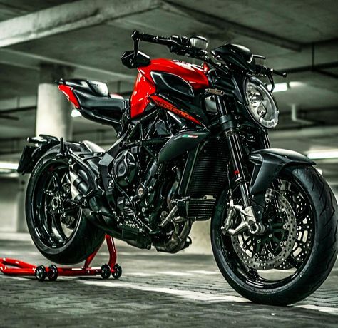 Kawasaki Motorcycles Sport Bikes, Custom Motorcycle Builders, Big Bike, Red Bike, Super Bike, Bike Pictures, Cafe Racing, Ducati Motorcycles, Bike Pic