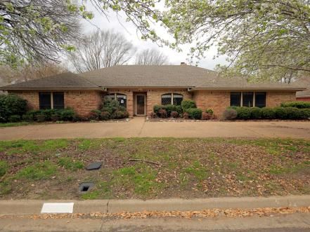 70s Ranch Exterior Remodel Curb Appeal, Ranch House Transformation, Ranch Facade Makeover, Ranch Home Exterior Makeover Brick, Old Brick House Exterior Makeover Ranch, Ranch Style Homes Exterior Before And After Old Houses, Fixer Upper Exterior, Fixer Upper Homes, Brick Ranch Houses