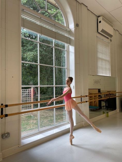 Royal Ballet School, Ballet Recital, Ballet Studio, Ballet Pictures, Ballet Jazz, Ballerina Outfit, Ballet Beauty, Dance Dreams, Ballet Poses