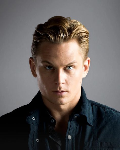 Billy Magnussen, Tell Me A Story, Breaking Point, Danielle Campbell, Face Characters, Tv Times, Hollywood Actor, The Cw, Men's Grooming