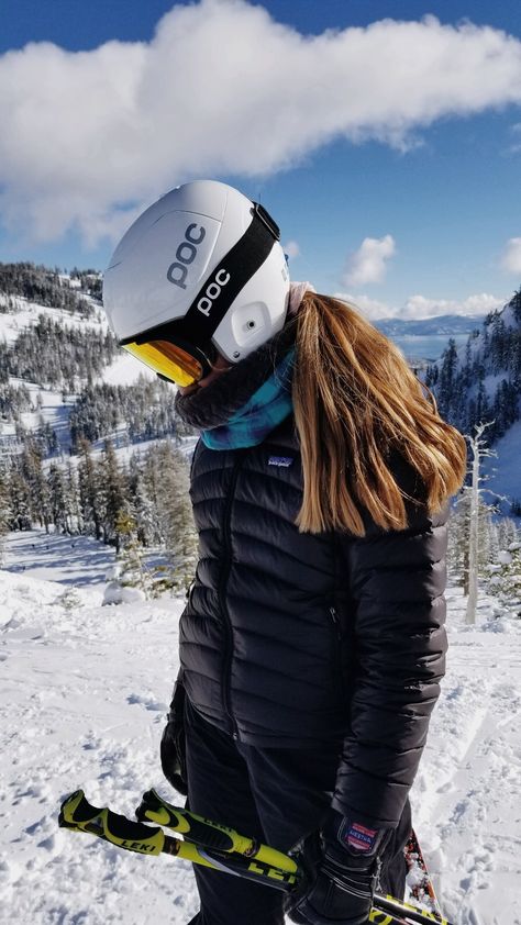 Cute Skiing Pictures, Spring Skiing Outfit, Ski Racer Aesthetic, Ski And Snowboard Pictures, Aesthetic Skiing Pictures, Cute Skiing Outfit, Aesthetic Ski Photos, Cute Ski Outfits, Skier And Snowboarder Pics