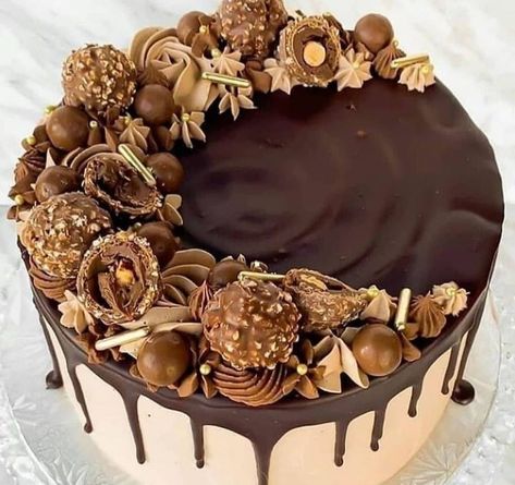 Chocolate Cake Designs, Chocolate Drip Cake, Buttercream Cake Decorating, Happy Birthday Cake Images, Simple Cake Designs, Cake Decorating Piping, Chocolate Cake Decoration, Cake Decorating Frosting, Chocolate Lava Cake