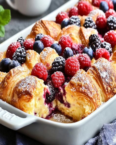 Luscious Berry Croissant Delight - optimal recipes Raspberry Croissant, Croissant Casserole, Optimal Recipes, Hello Dear, Dessert Recipes Easy, Easy Desserts, The Sweet, Breakfast Brunch, Delicious Desserts