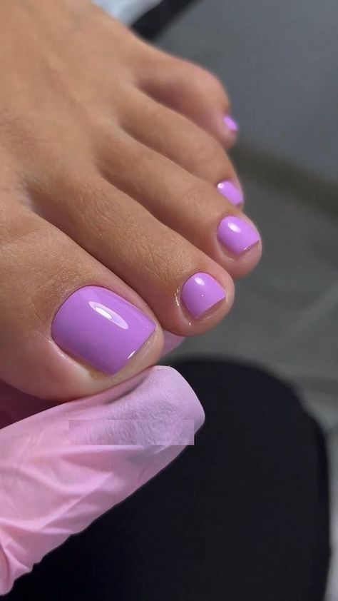 Discover Trendy Summer Toe Nail Colors & Designs for 2024 Purple Toe Nails, Toe Nail Colors, Gel Toe Nails, Toe Nail Color, Pretty Toe Nails, Cute Toe Nails, Summer Toe Nails, Purple Nail, Simple Acrylic Nails