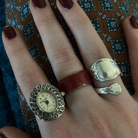 vintage rings. vintage aesthetic. fairy aesthetic. witch aesthetic. whimsical. clock ring. spoon ring. red ring. red nails. stevie nicks. Clock Rings Aesthetic, Clock Ring Vintage, Stevie Nicks Jewelry, Stevie Nicks Nails, Rings Vintage Aesthetic, Vintage Dark Aesthetic, Stevie Nicks Aesthetic, Vintage Jewelry Aesthetic, Nail Polish Ring